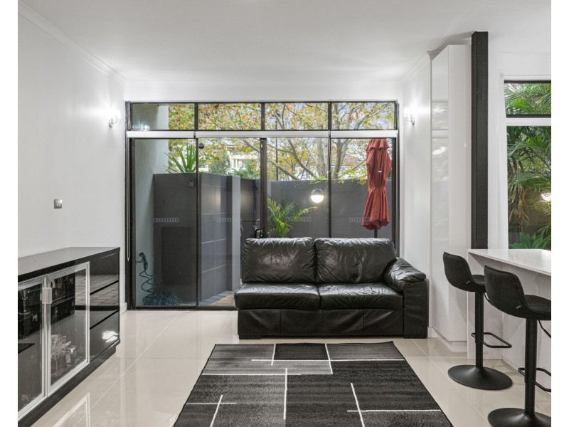 1/39 Mill Point Road, South Perth WA 6151