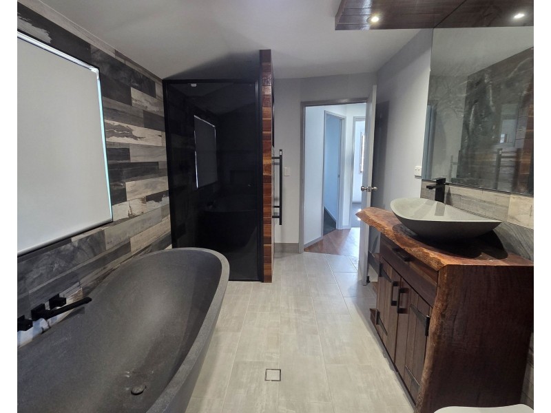 212 Walker Street, Svensson Heights QLD 4670