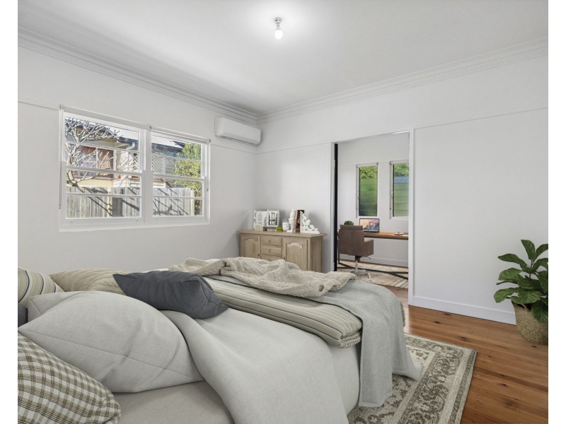 8 Toongarra Road, Leichhardt QLD 4305