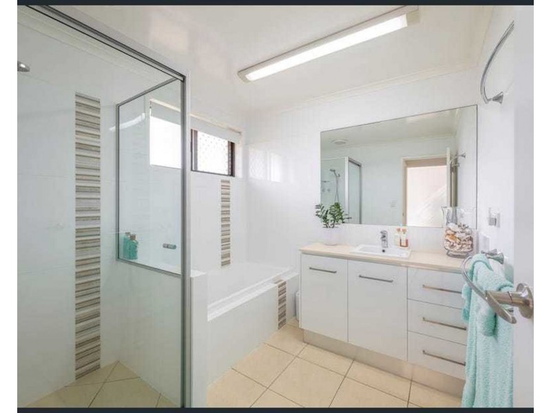 25 Jenalyn Cresent, Avoca QLD 4670