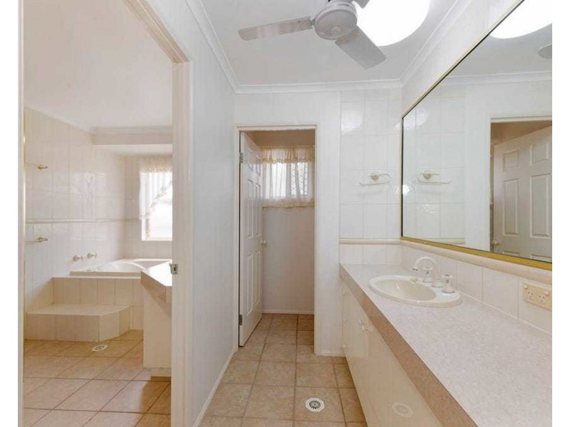 17 Captivation Court, Avoca QLD 4670