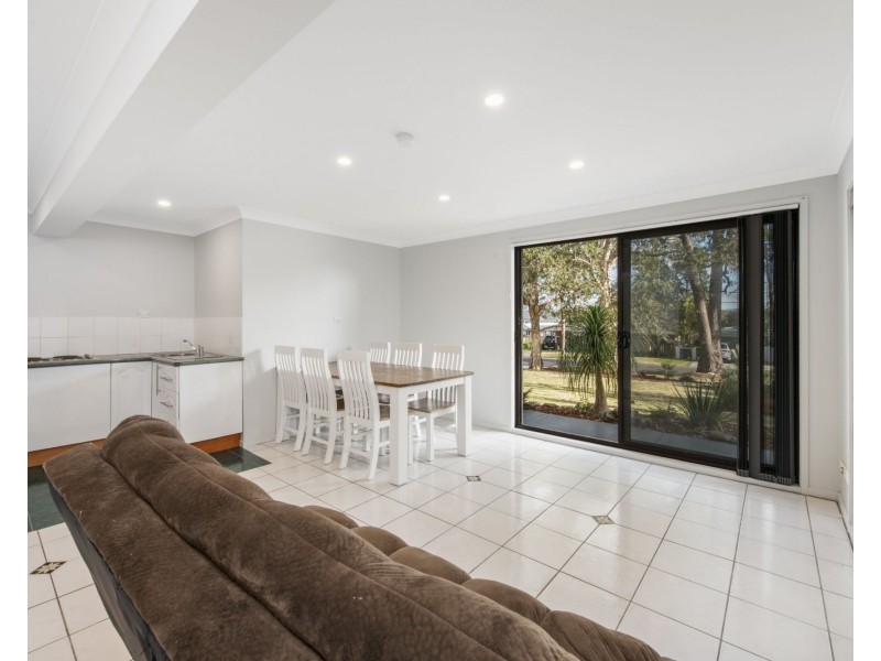 7 Tarwarri Road,, Summerland Point NSW 2259