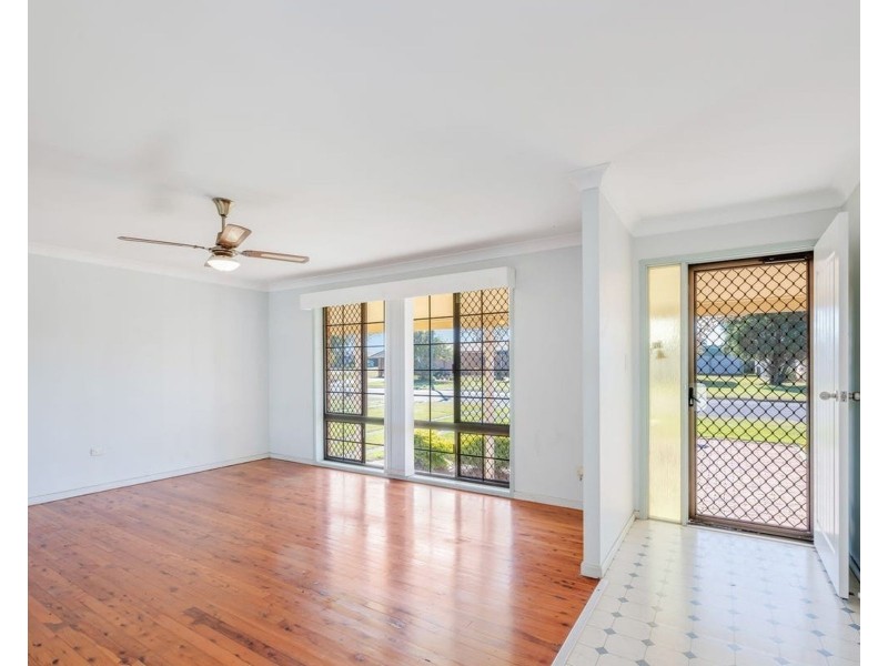 27 Sloane Street, Kalkie QLD 4670