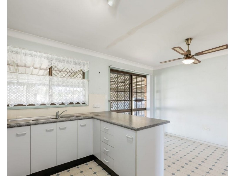 27 Sloane Street, Kalkie QLD 4670