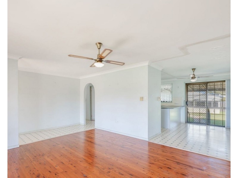 27 Sloane Street, Kalkie QLD 4670