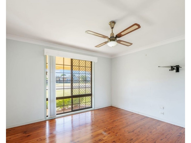 27 Sloane Street, Kalkie QLD 4670