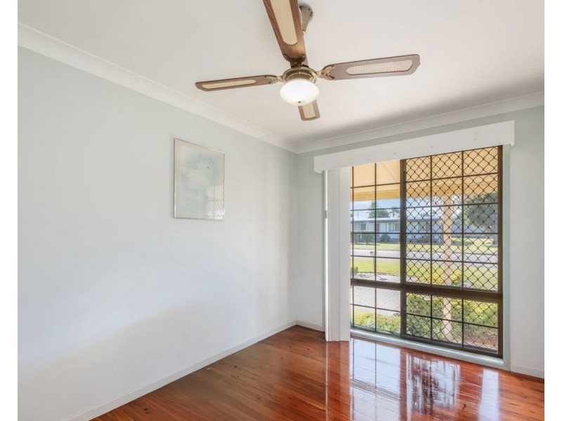 27 Sloane Street, Kalkie QLD 4670