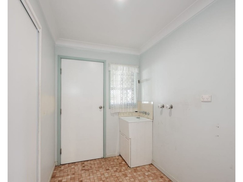 27 Sloane Street, Kalkie QLD 4670