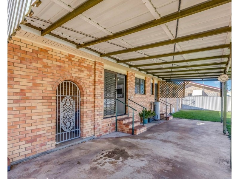 27 Sloane Street, Kalkie QLD 4670