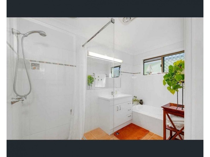 1 Keenan Street, Avenell Heights QLD 4670