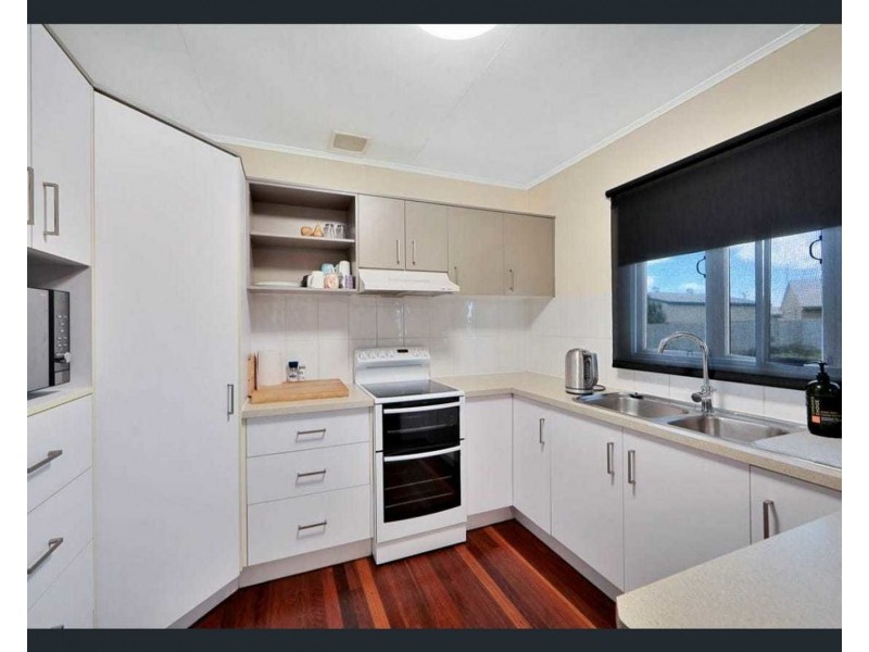 2 Loney St, Avenell Heights QLD 4670