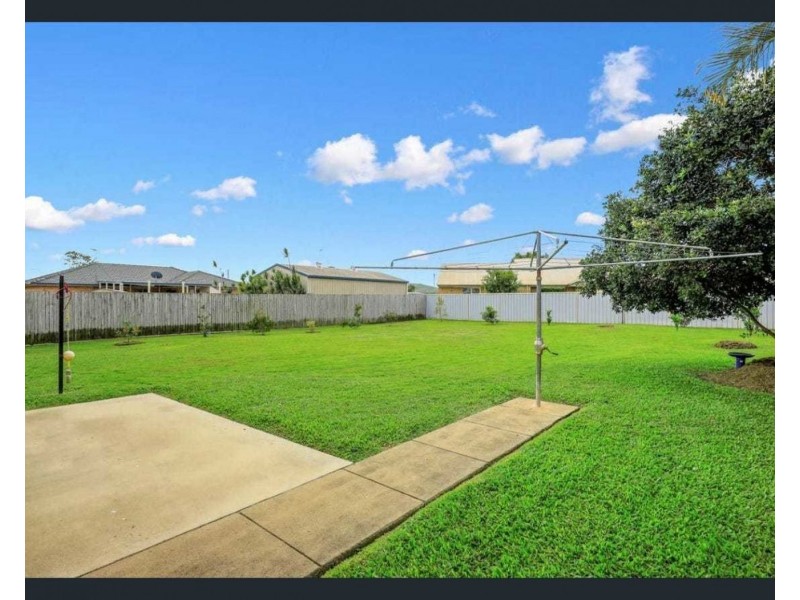 2 Loney St, Avenell Heights QLD 4670