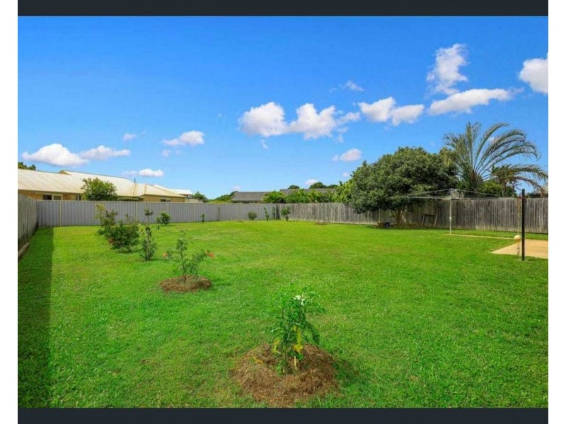 2 Loney St, Avenell Heights QLD 4670