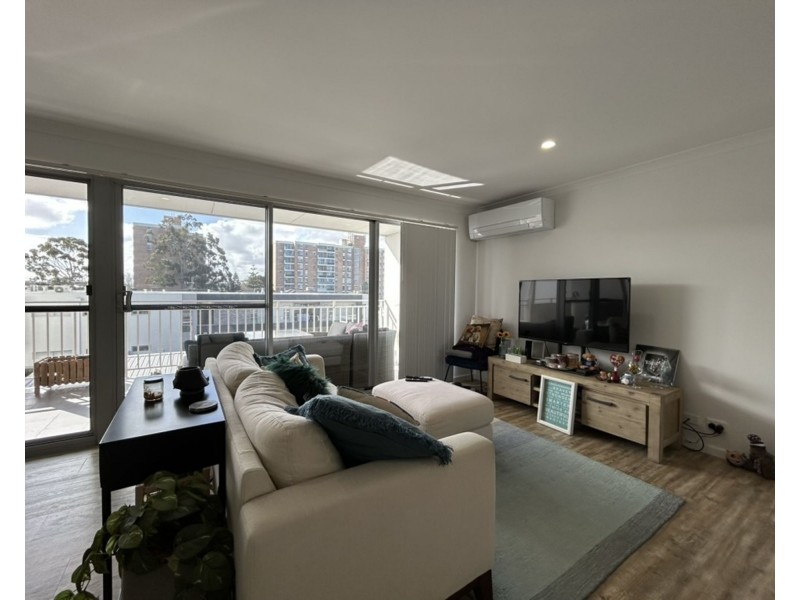 11/28 Pollard Street, Glendalough WA 6016