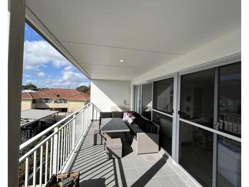 11/28 Pollard Street, Glendalough WA 6016