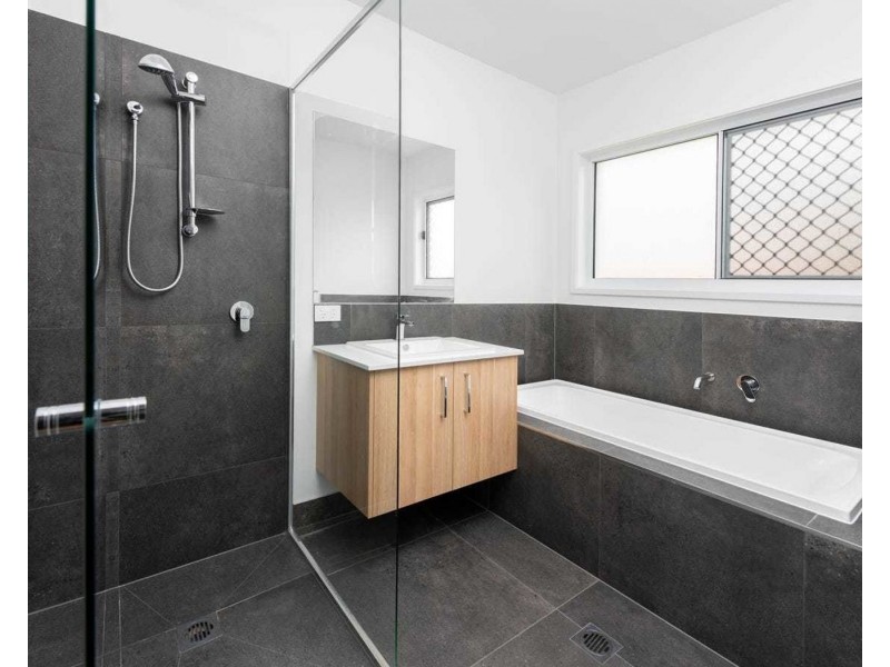27 Cummins Road, Avoca QLD 4670