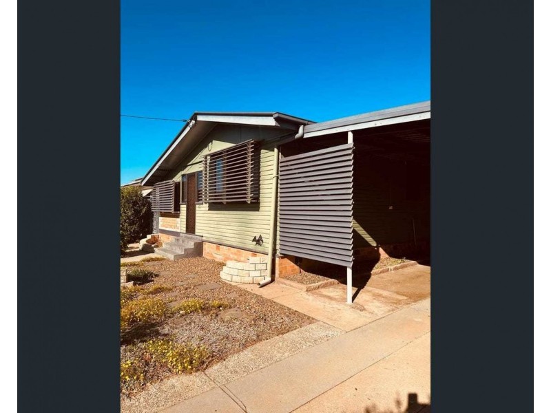 13 Dix Street, Kepnock QLD 4670