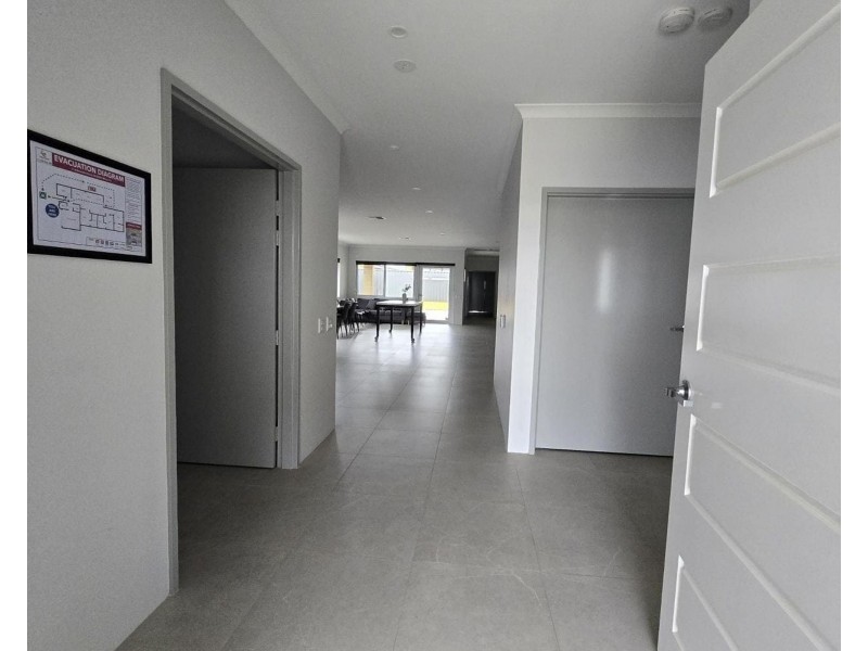 31 Edenvale Drive, Hilbert WA 6112