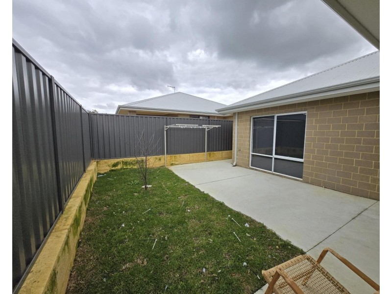 31 Edenvale Drive, Hilbert WA 6112