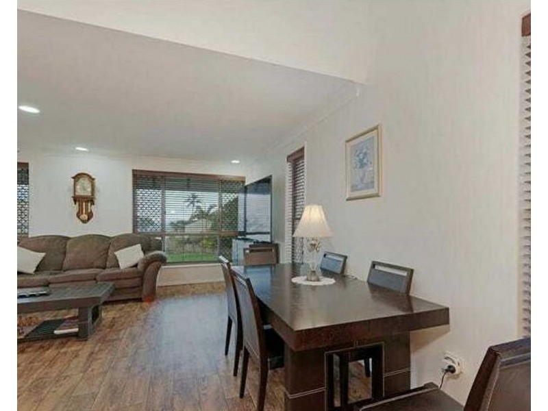 13 Nielson Avenue, Burnett Heads QLD 4670