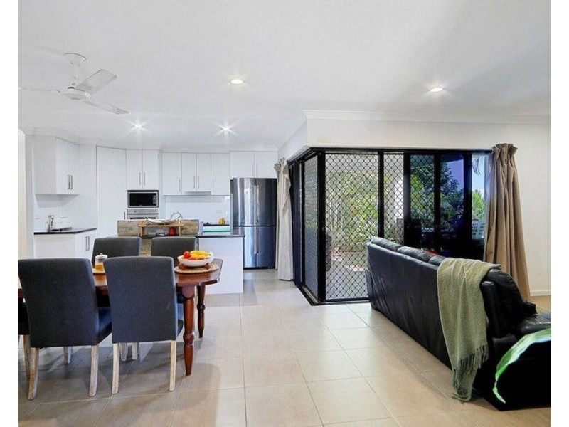 2 Mountney Street, Avoca QLD 4670