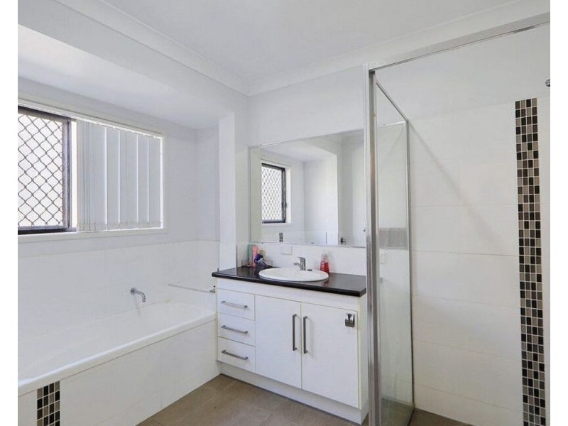 2 Mountney Street, Avoca QLD 4670