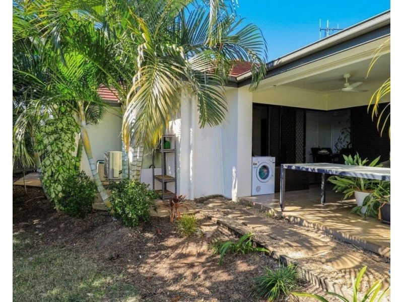 2 Mountney Street, Avoca QLD 4670