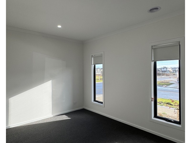 23 Mirage Avenue, Berwick VIC 3806