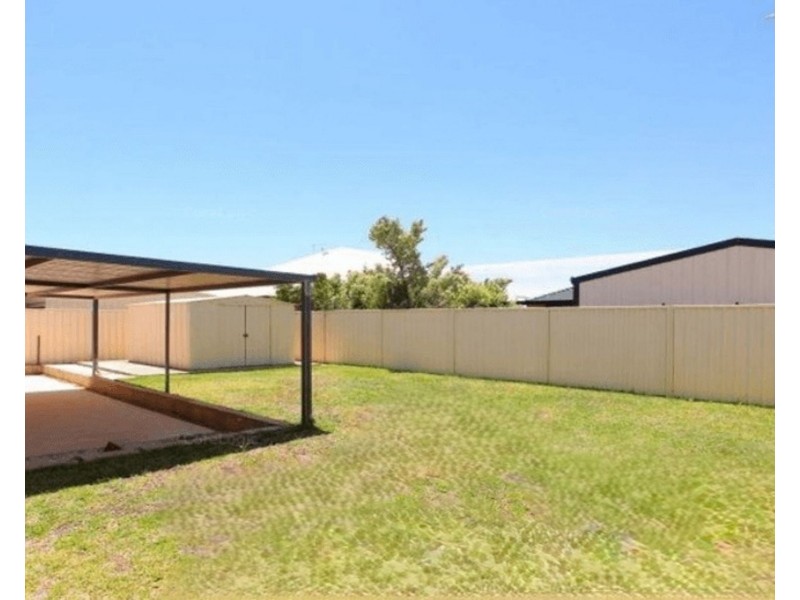 20 Silica Road, Wattle Grove WA 6107