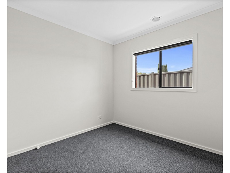 56 Hanover Circuit, Melton South VIC 3338