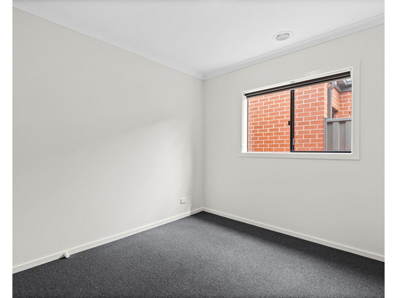 56 Hanover Circuit, Melton South VIC 3338