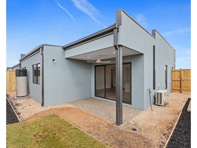 21 Leona Drive, Wyndham Vale VIC 3024