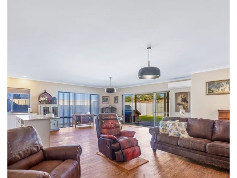 51 Parktree Avenue, Yanchep WA 6035