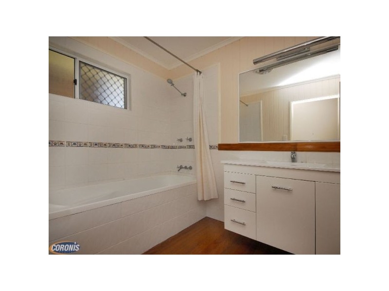 18 Aldren Street, Stafford Heights QLD 4053