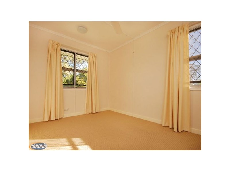 18 Aldren Street, Stafford Heights QLD 4053