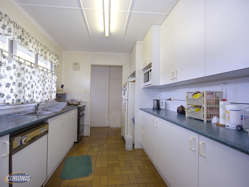 2 Aldwych Street, Stafford Heights QLD 4053