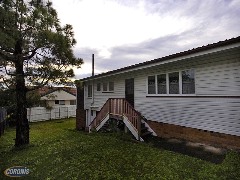 2 Aldwych Street, Stafford Heights QLD 4053