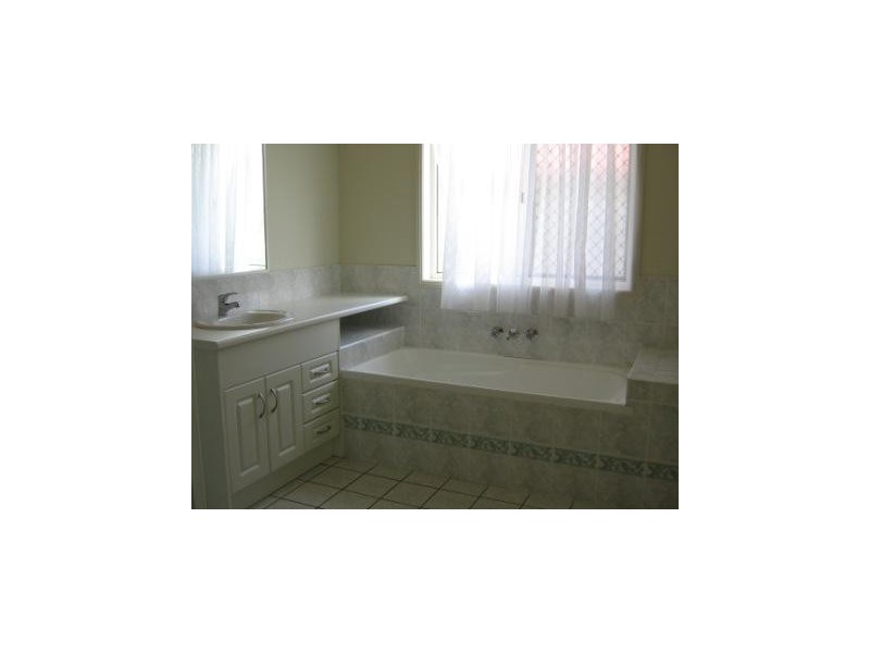 12 Explorer Drive, Albany Creek QLD 4035