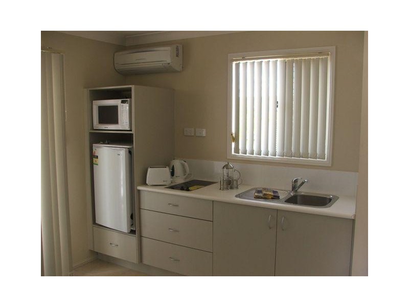 Moores Pocket QLD 4305