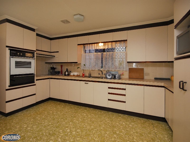 33 Seaview Parade, Deception Bay QLD 4508