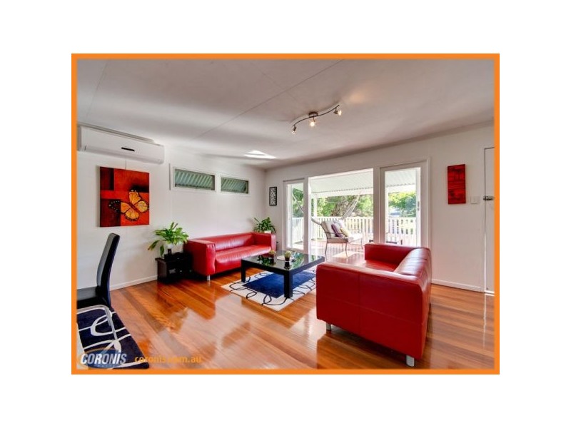 5 Owarra Avenue East, Ferny Hills QLD 4055