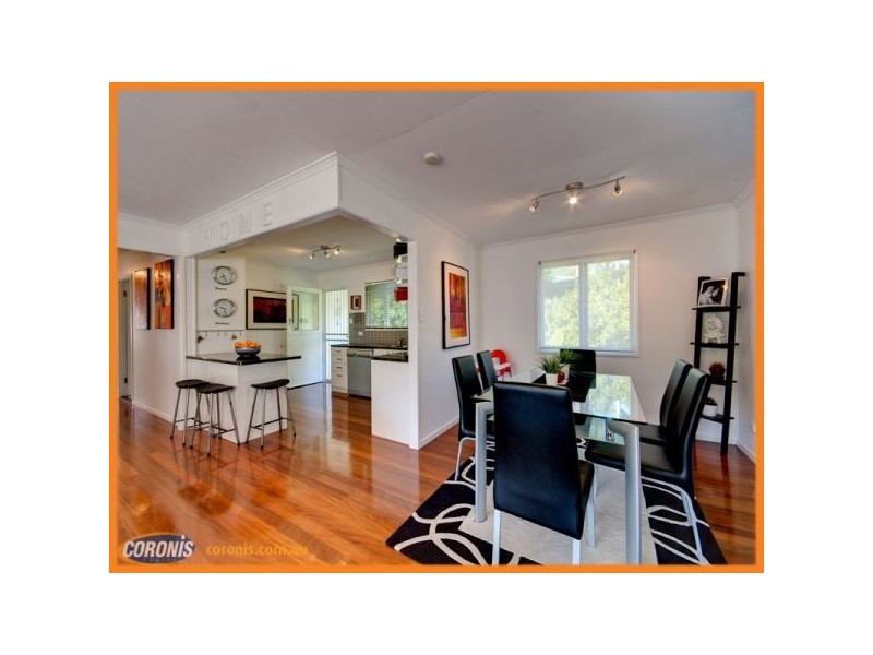 5 Owarra Avenue East, Ferny Hills QLD 4055