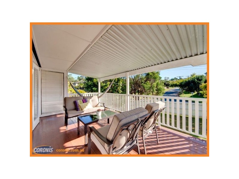 5 Owarra Avenue East, Ferny Hills QLD 4055