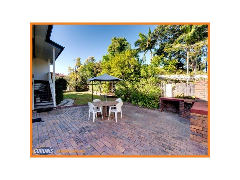 5 Owarra Avenue East, Ferny Hills QLD 4055