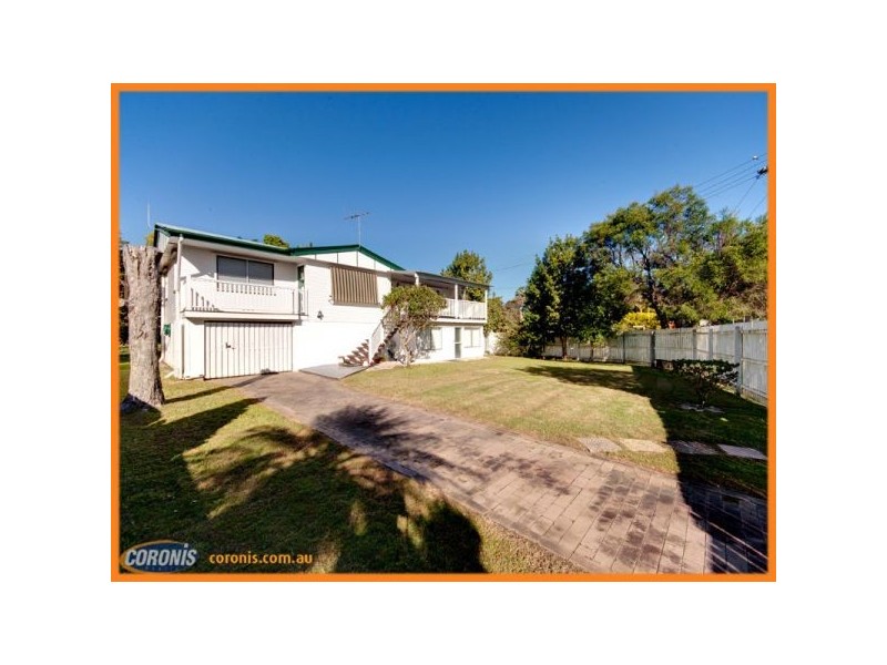 5 Owarra Avenue East, Ferny Hills QLD 4055