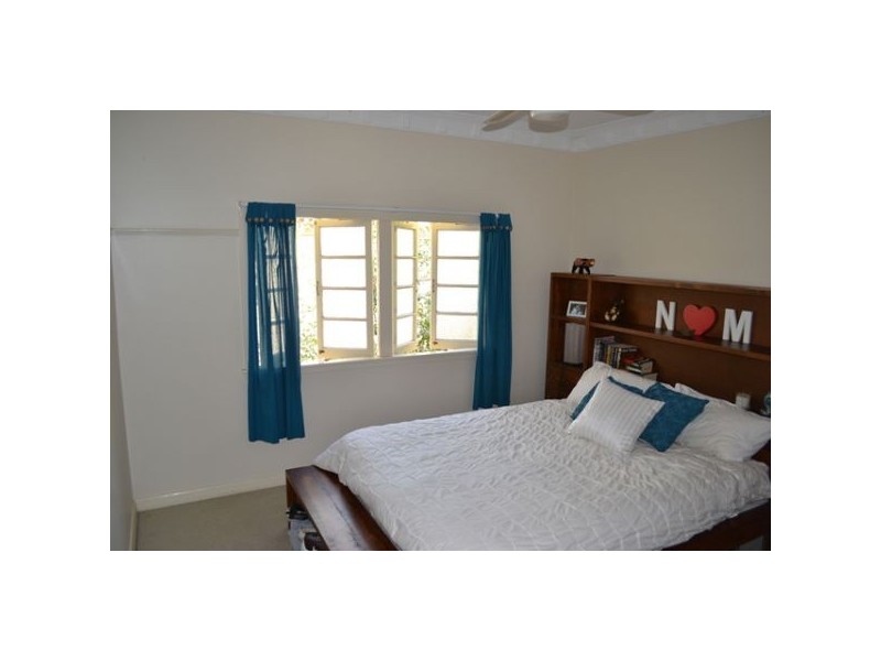 647 Waterworks Rd, Ashgrove QLD 4060