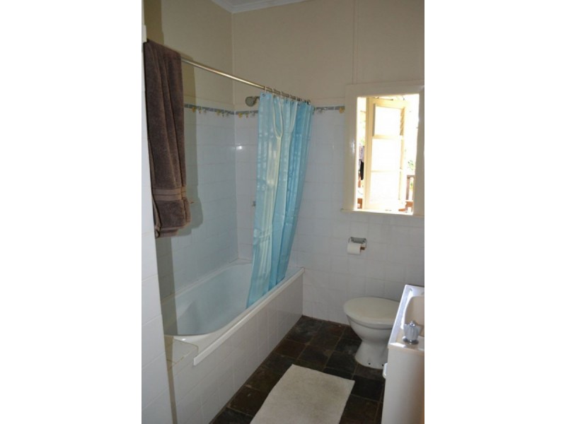 647 Waterworks Rd, Ashgrove QLD 4060