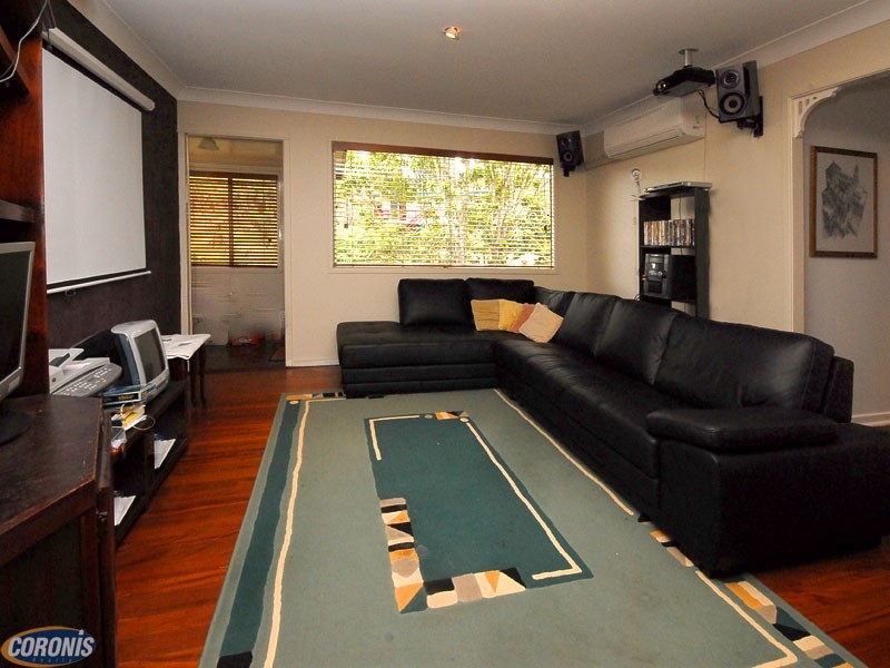 14 Petrie Street, Petrie QLD 4502