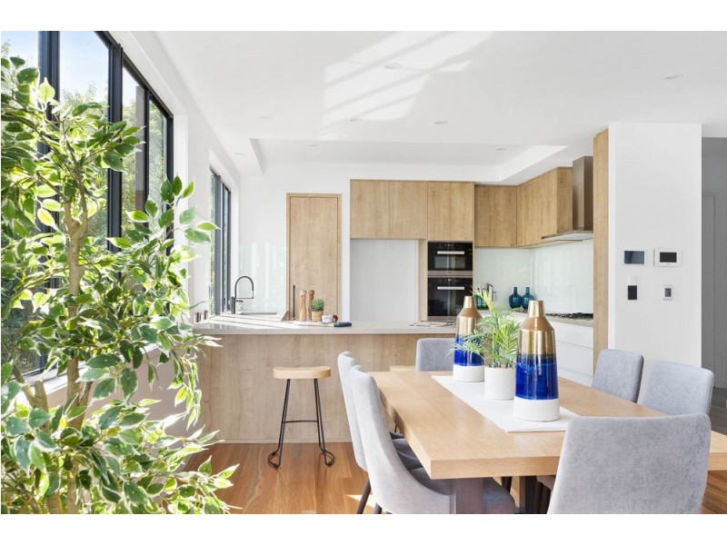 20 Grays Road, Hamilton QLD 4007