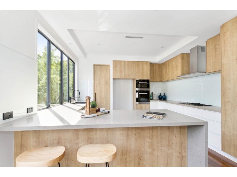 20 Grays Road, Hamilton QLD 4007